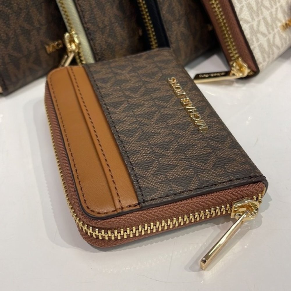Michael Kors Jet Set Travel Medium Zip Around Card Case Brown - Picture 10 of 16